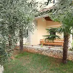 Διαμέρισμα Angie *