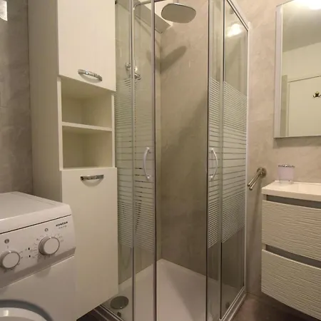 Angie Apartment *