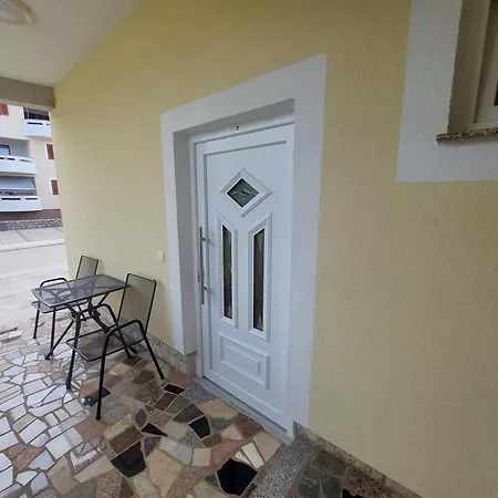 Angie Apartman Njivice
