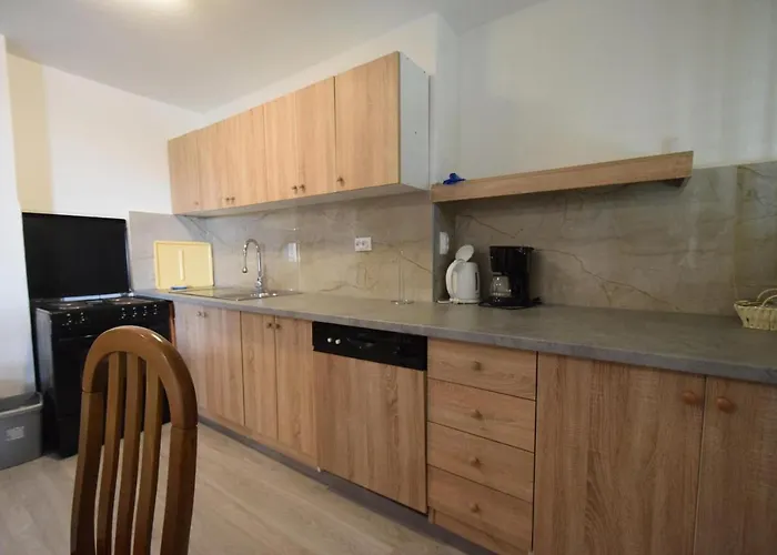 Angie * נייביצה