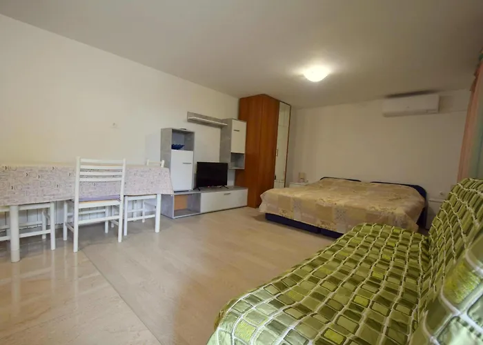 Angie Apartman